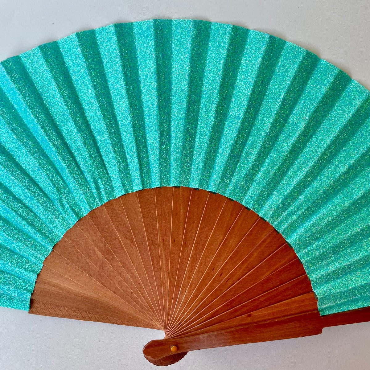 NOUVEAUTÉ - ÉVENTAIL PAILLETÉ  TURQUOISE LAGON – éventail by mataz