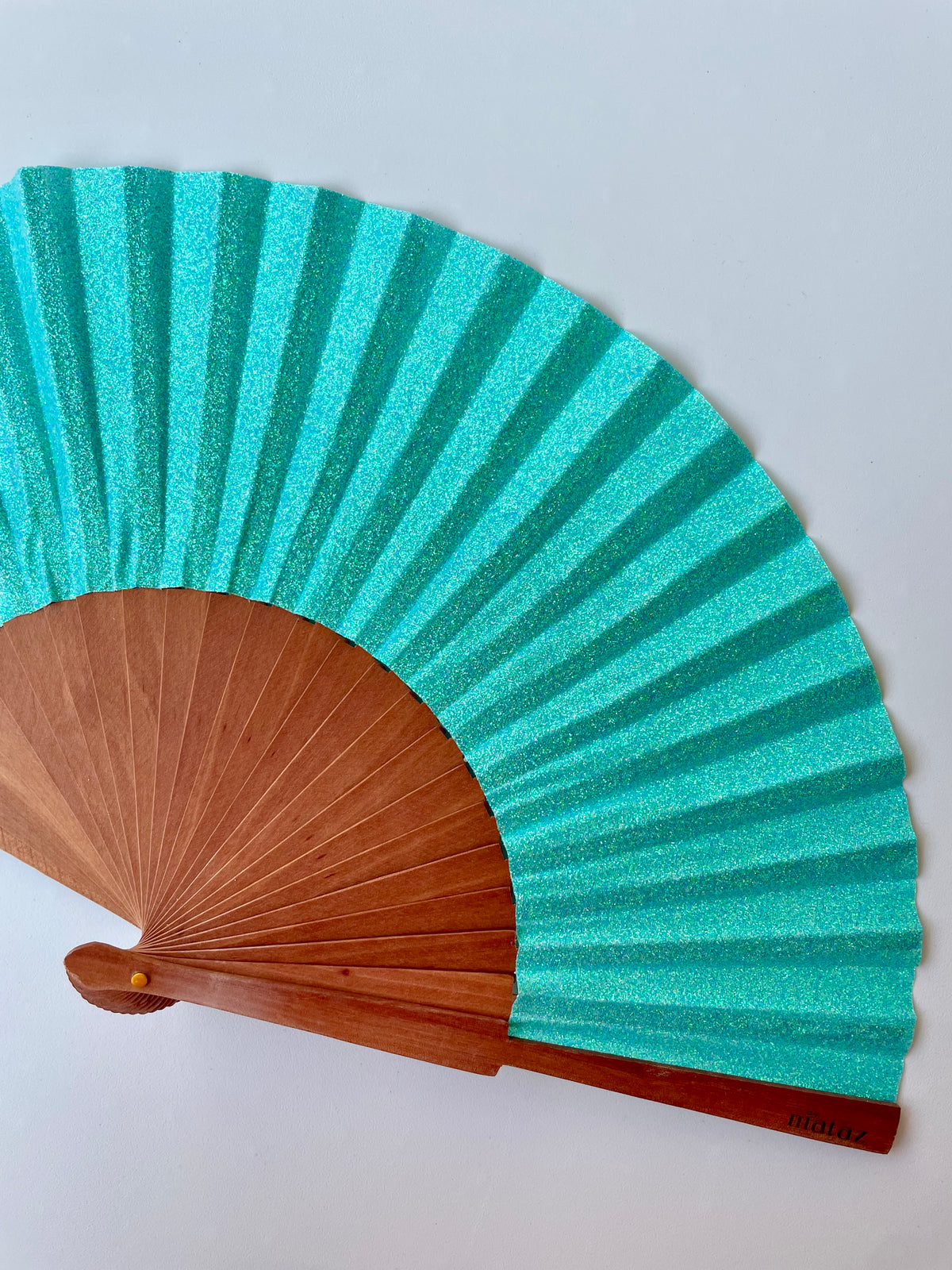 NOUVEAUTÉ - ÉVENTAIL PAILLETÉ  TURQUOISE LAGON – éventail by mataz